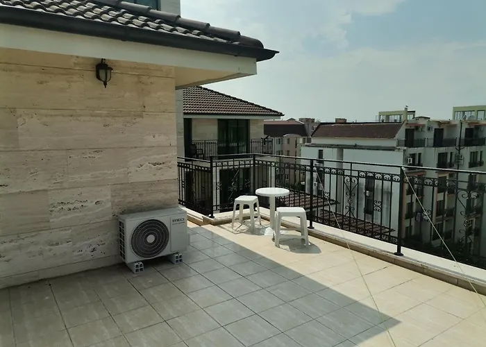 Lovely Amadeus Lux * Σάνι Μπιτς